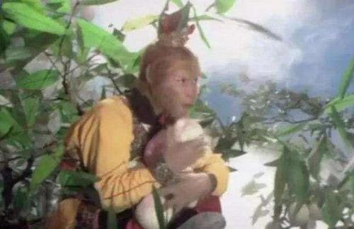 孙悟空吃瓜中毒视频播放,网络视频引发热议