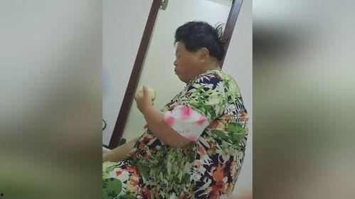 小宝贝吃瓜视频,萌娃欢乐时光