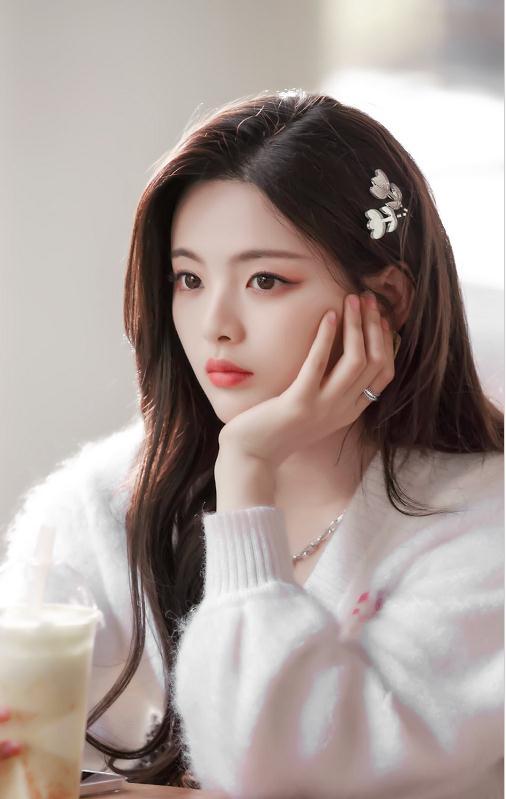 吃瓜小迷妹杨超越视频,揭秘娱乐圈幕后故事