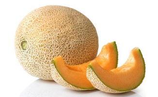 吃冰哈密瓜的视频,冰镇哈密瓜美食体验