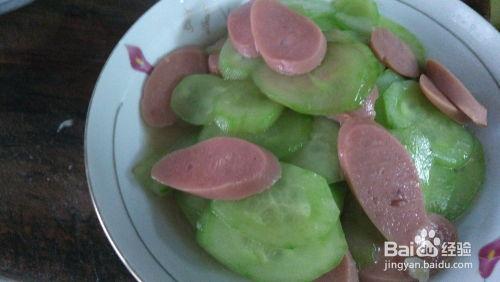 吃瓜吃火腿肠视频,吃瓜配火腿肠，解锁夏日新吃法！