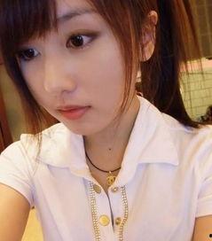 深圳吃瓜美女图片视频,吃瓜美女成焦点，视频图片引发热议