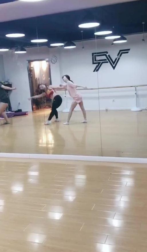 吃蜜瓜舞蹈视频,甜蜜瞬间捕捉