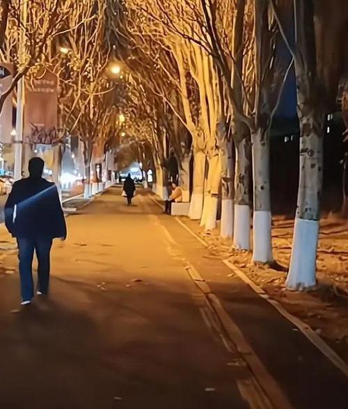 一家人吃土瓜的视频,共享田园美味时光