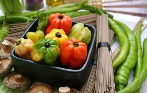 吊瓜能和蒜一起吃吗视频,揭秘能否同食之谜