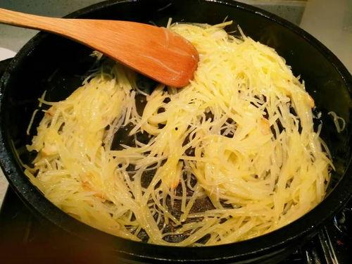 土豆丝吃瓜视频,揭秘美食背后的趣味故事