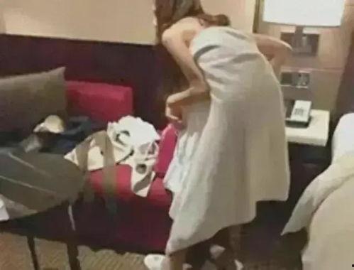 酒店吃瓜女博主视频