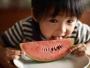 情侣夏日吃瓜视频大全,情侣吃瓜视频大盘点