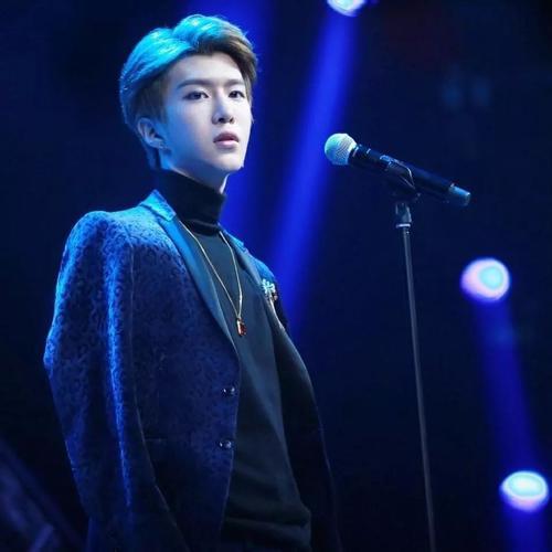 众人吃瓜范丞丞身世视频,众人吃瓜背后的真相